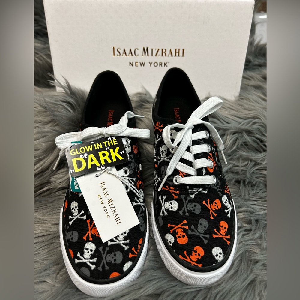 NIB Isaac Mizrahi Halloween Glow In The Dark Black Grey Orange Skull Crossbones